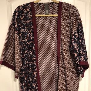 Vince Camuto Beautiful kimono